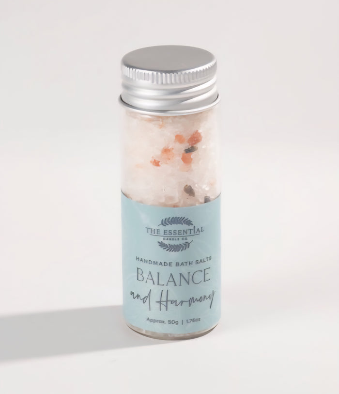 THE ESSENTIAL CANDLE CO. Bath Salt Shot.
