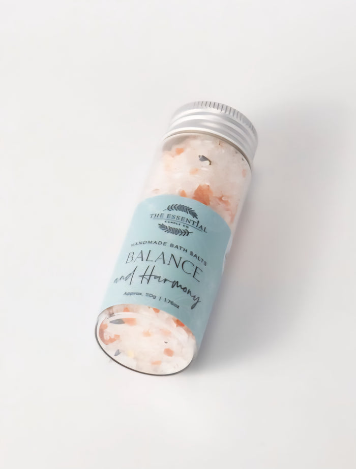 THE ESSENTIAL CANDLE CO. Bath Salt Shot.